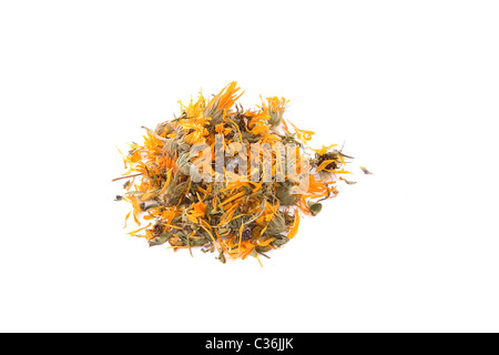 Blumentee trocken Ringelblume (Calendula) auf weißem Hintergrund Stockfoto