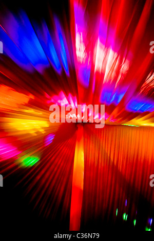 hell lebhaft bunte Disco-Party Lichter format.copy Innenraum Hochzeit Feier marquee.upright. Stockfoto