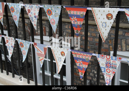 Feiern für die königliche Hochzeit zwischen Prinz William und Kate Middleton auf Straßenfesten in London, UK, 29. April 2011 Stockfoto