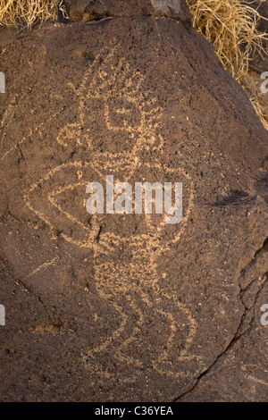 Uralten Puebloan Petroglyph in Rinconada Canyon im Petroglyph National Monument, Albuquerque, New Mexico, USA. Stockfoto