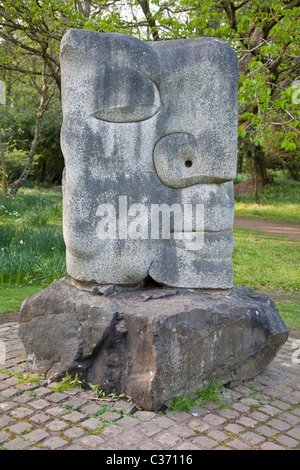 Ronald Rae's Granit Skulptur der Edessa Messias, einer von fünf Arbeiten zum Thema der tragischen Opfer Christi in Rozelle Park in Ayr Stockfoto