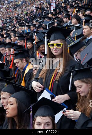 Ann Arbor, Michigan - Absolventen an der University of Michigan Beginn Cememony. Stockfoto