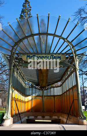 Paris, Metro Porte Dauphine von Hector Germain Guimard Stockfoto