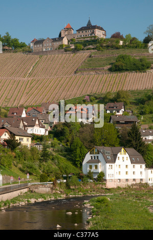 Murg Flusstal, im Hintergrund Schloss Eberstein, Obertsrot, Gernsbach, Schwarzwald, Baden-Württemberg, Deutschland Stockfoto