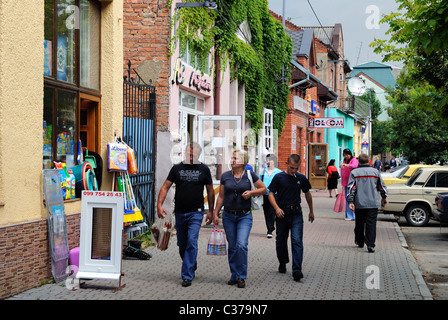 Straßenszene, Berehowe, Transkarpatien Gebiet, Ukraine Stockfoto