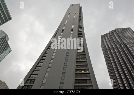 Nach oben in Richtung der Oberseite des Chicagos Chase Tower (Designed von C.F. Murphy Associates und Perkins & wird, abgeschlossen im Jahre 1969) Stockfoto