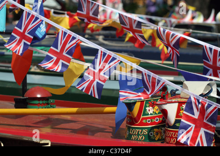 Canalway Kavalkade Festival in Little Venice in London, mit ehr als 150 Narrowboats Teilnahme Stockfoto