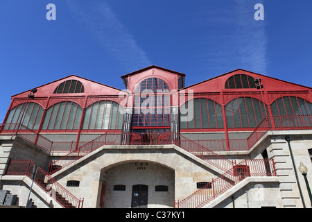 Die zentralen Lebensmittelmarkt, der Mercado Ferreira Borges, in Porto, Portugal. Stockfoto