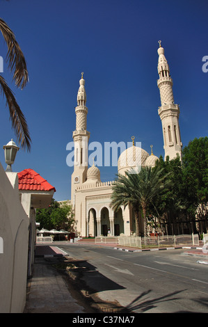 Jumeirah Moschee, Al-Jumeirah Road, Jumeirah, Dubai, Vereinigte Arabische Emirate Stockfoto