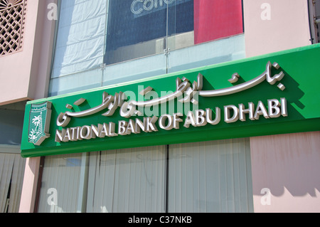 National Bank of Abu Dhabi, Jumeirah Road, Jumeirah, Dubai, Vereinigte Arabische Emirate Stockfoto