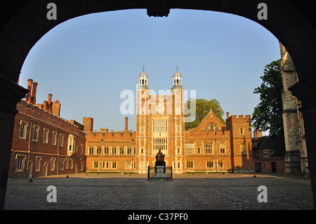 Lupton der Turm bei Sonnenuntergang, Schulhof, Eton College in Eton, Berkshire, England, Vereinigtes Königreich Stockfoto