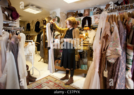 Die Vintage Emporium auf Bacon Street, Brick Lane, London. Foto: Jeff Gilbert Stockfoto