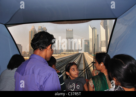 Trainieren Sie Interieur, Dubai Metro, Downtown Dubai, Dubai, Vereinigte Arabische Emirate Stockfoto