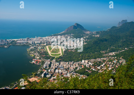 Rio De Janeiro, Brasilien. Ansichten von Leblon, Jockey Club und Rennstrecke vom Corcovado Berg. Stockfoto