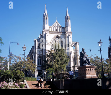 Statue von Robert Burns vor St. Pauls Cathedral, Dunedin, Südinsel, Neuseeland. Stockfoto