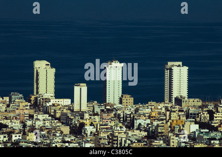 Ein Blick auf Tel Aviv und das Mittelmeer. Stockfoto