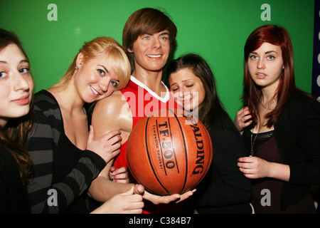 Zac Efron Wachsfigur bei Madame Tussauds in Times Square New Yoerk City, USA - 02.04.09 enthüllt Ray Filmano / Stockfoto