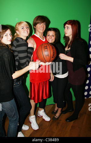 Zac Efron Wachsfigur bei Madame Tussauds in Times Square New Yoerk City, USA - 02.04.09 enthüllt Ray Filmano / Stockfoto