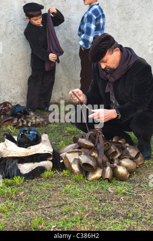 Mamoiada Karneval sos Mamuthones, Dressing, Barbagia, Sardinien, Italien, Europa Stockfoto