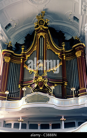 Steinmeyer-Orgel in der Michaelis-Kirche (Michealiskirche) in Hamburg. Stockfoto