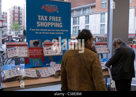 Internen Schuß eines Argos-Stores. Bestandteil der Home Retail Group. Stockfoto