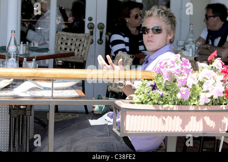 Spencer Pratt mit Mittagessen im Cafe Med mit Heidi Montag Los Angeles, Kalifornien - 08.04.09 Stockfoto