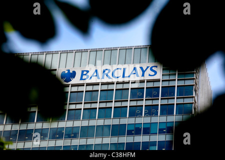 Bild zeigt die Barclays Gebäude in der Canary Wharf in London. Stockfoto