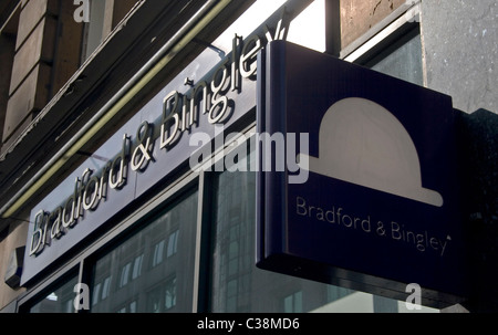 Anschauliches Bild von einem Bradford & Bingley Branch, High Holborn, London. Jetzt Teil der Santander Gruppe. Stockfoto