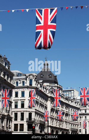 "Union Jack" Flagge gegen blauen Himmel, [Regent Street], London, England, UK Stockfoto