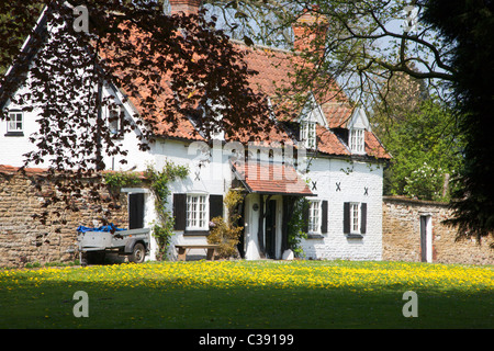 Hübsches Ferienhaus auf das Dorf grüne Bischof Burton Osten Reiten von Yorkshire England Stockfoto