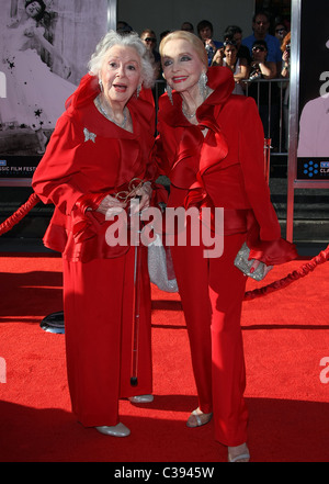 ANN RUTHERFORD ANNE JEFFREYS EIN AMERIKANER IN PARIS. OPENING NIGHT GALA UND WELT-PREMIERE DES NEU RESTAURIERTEN FILMS BEI TCM CLA Stockfoto