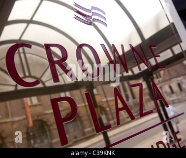 Anschauliches Bild von einem Crowne Plaza Hotel, Teil der Intercontinental-Gruppe. Stockfoto