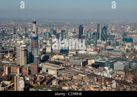 Eine Luftaufnahme von der City of London und die Scherbe aus dem Süden von London Stockfoto