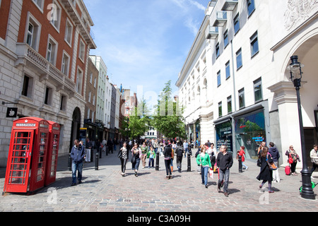 Covent Garden Market, West End Sehenswürdigkeit Royal Opera House und ehemaligen Gelände des Obst-und Gemüsemarktes zugeordnet. Stockfoto