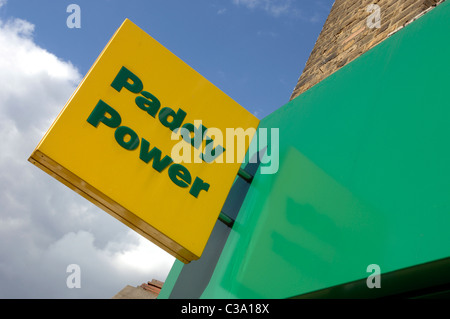 Paddy Power Store-Exterieur branding. Stockfoto