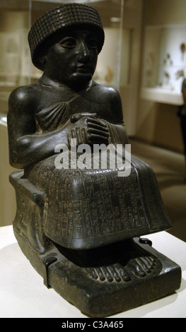 Mesopotamische Kunst. Sumer. Gudea von Lagash (2150-2100 v. Chr.). Skulptur der Neo-sumerischen Periode im Diorit. Stockfoto