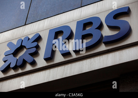 Die RBS-Logo außerhalb einer Niederlassung in London. Stockfoto