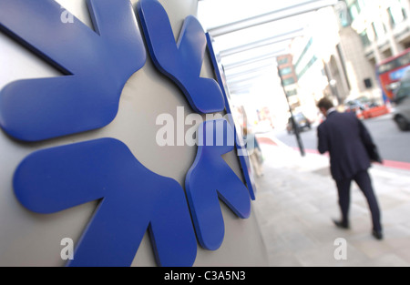 Branding außerhalb einer Royal Bank of Scotland-Niederlassung in London. Stockfoto