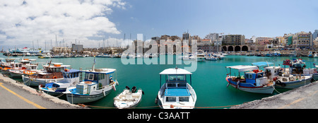 Heraklion Hafen-Panorama. Kreta, Mai 2011 Stockfoto