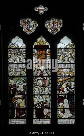 Ein Glasfenster von Kempe Studios, Str. Marys Kirche, Mucklestone, Staffordshire Stockfoto