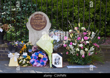 London, Str. Jamess quadratische Denkmal für WPC Yvonne Fletcher April 2011 Stockfoto