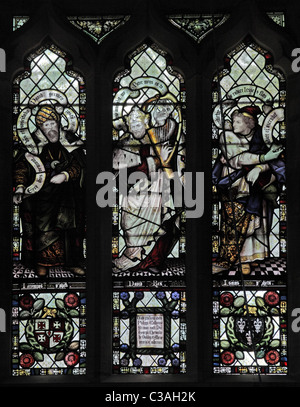 Ein Glasfenster von Kempe Studios, Str. Marys Kirche, Mucklestone, Staffordshire; Propheten Jeremia, David und Jesaja Stockfoto