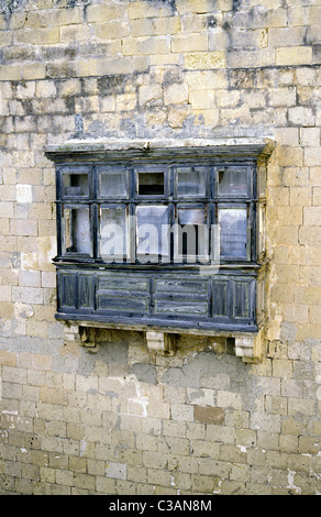 Traditionellen hölzernen Balkon (Gallarija) in der maltesischen Hauptstadt Valletta. Stockfoto