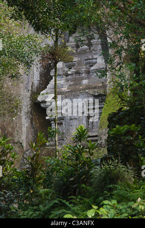 Die Tempel von GUNUNG KAWI TAMPAKSIRING stammen aus dem 11. Jahrhundert - BALI, Indonesien Stockfoto