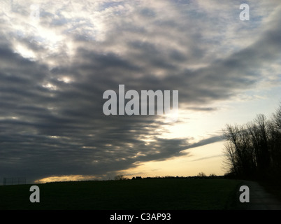 Dramatische Morgenhimmel. Stockfoto