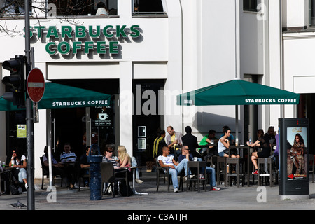 Berlin, Starbucks Coffee, Straßencafé. D - 10719 Berlin, Kurfürstendamm Nr. 26 EU/DE/DEU/Deutschland / Capitol Berlin. Stockfoto