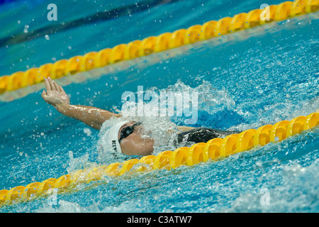 Natalie Coughlin (USA) im Wettbewerb mit den 100m Rückenschwimmen Vorläufen im Schwimmen Wettbewerb bei den Olympischen Spielen 2008 Stockfoto