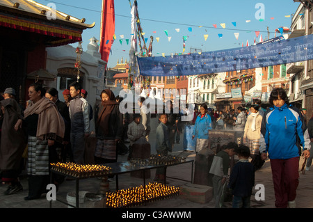 Anbeter umrunden Boudha Stupa in der Nähe von Kathmandu, Nepal Stockfoto