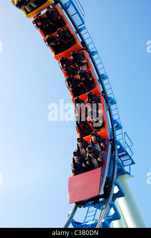 Die Drachen-Achterbahn, Ocean Park, Hong Kong, China. Stockfoto