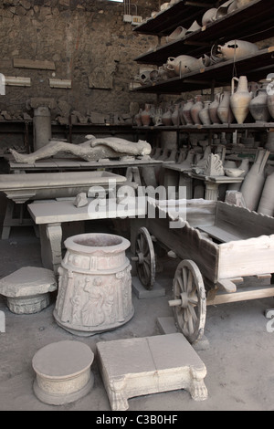 Nahaufnahme von Artefakten aus Pompeji, Neapel, Italien Stockfoto